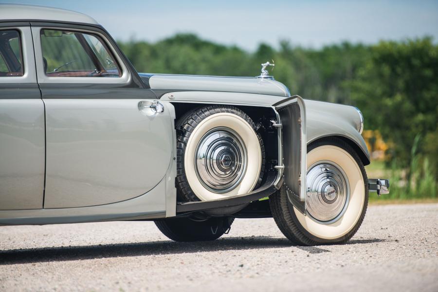 Детали экстерьера Pierce-Arrow Silver Arrow 1933 года  (фото 24 из 42)